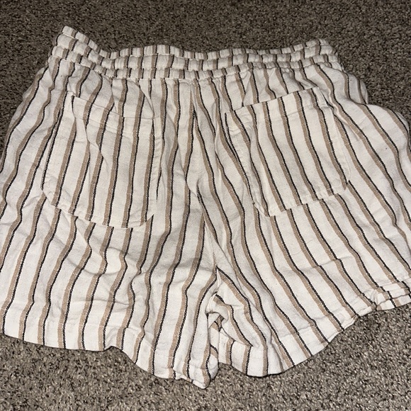 Womens Linen Short - Picture 2 of 5